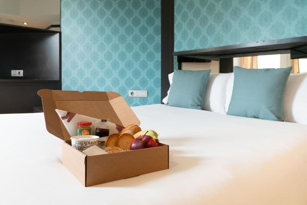 Hotel del amor Punt 14 *